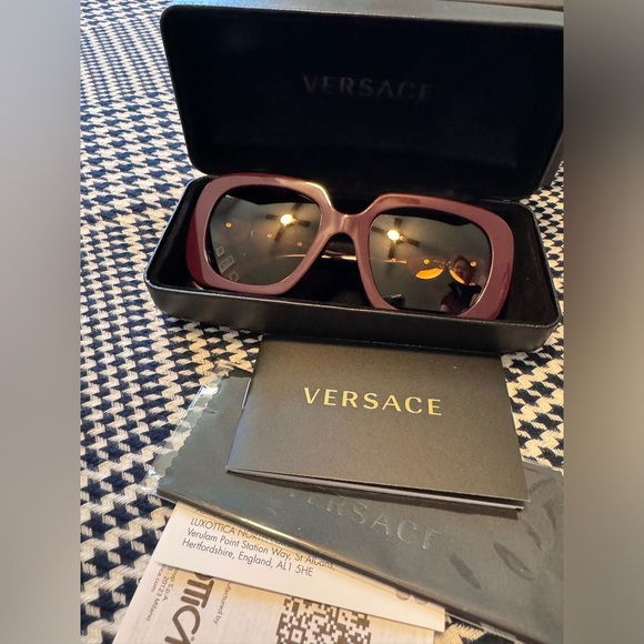 Versace Accessories - NEW‼️Versace VE4434 54mm Square Full Rim Bordeaux